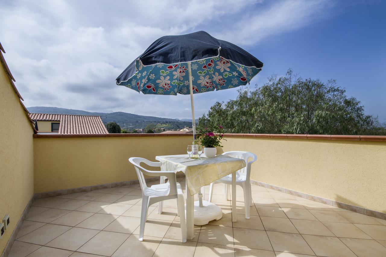 Paradise Beach Camera Mansardata Vicino Cefalu Piscina Aperta Campofelice Di Roccella Ngoại thất bức ảnh
