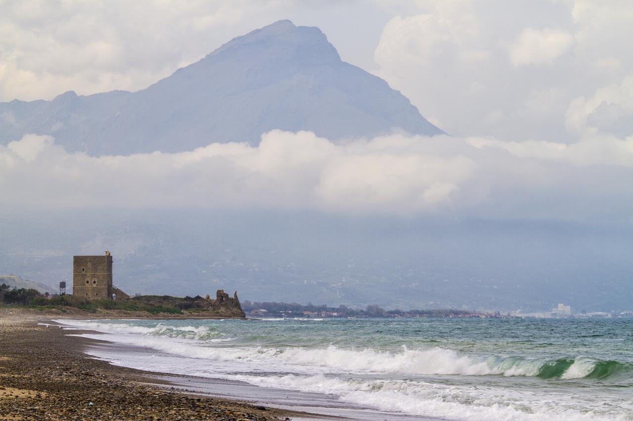 Paradise Beach Camera Mansardata Vicino Cefalu Piscina Aperta Campofelice Di Roccella Ngoại thất bức ảnh